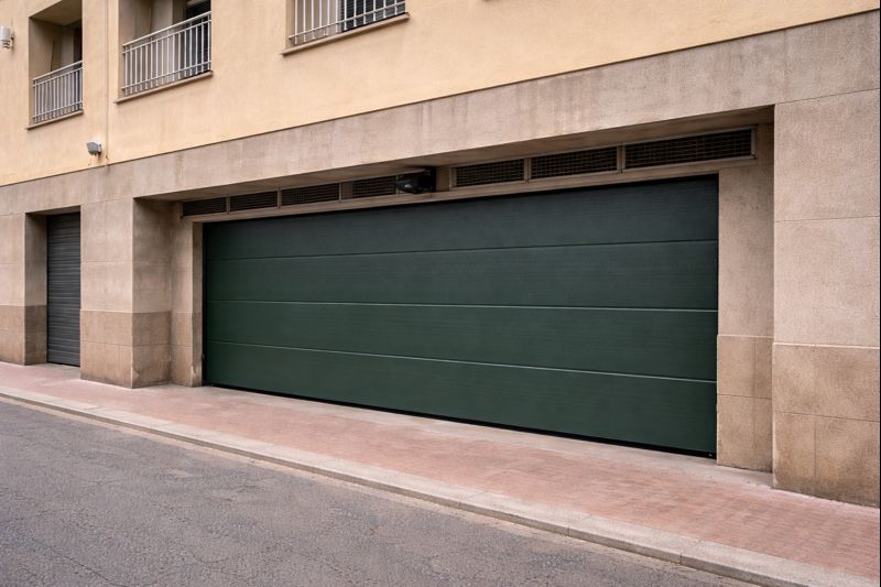 Automatización de puerta de garaje comunitaria en Gandia